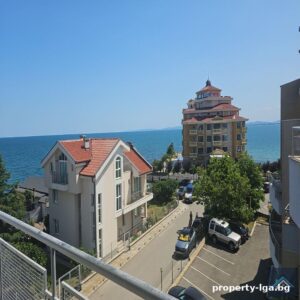 Просторен апартамент с 3 спални и 3 бани на партер с гледка море – Равда